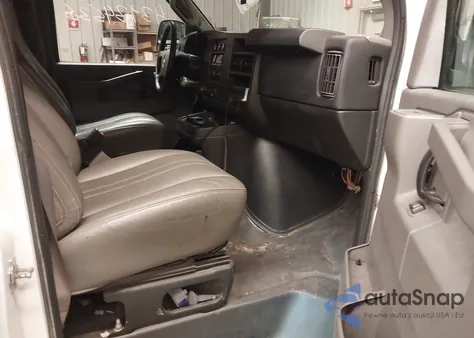 2017 Chevrolet Express 2500 Work Van из США, поврежденный, VIN 1GCWGAFF9H1117427